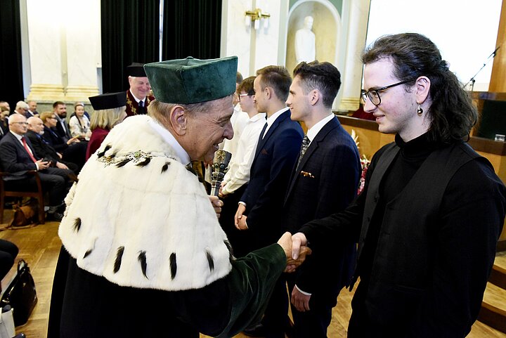 Wyróżnienia dla studentów Wydziału Inżynierii Materiałowej i Ceramiki AGH